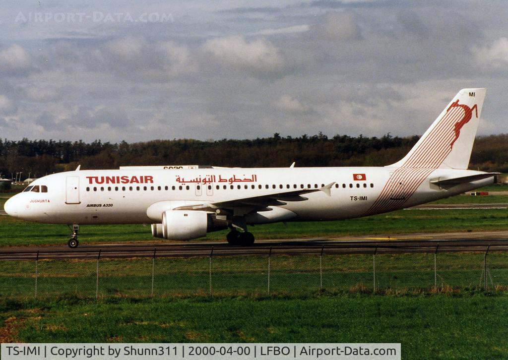 TS-IMI, 1994 Airbus A320-211 C/N 0511, Taxiing to the gate in old livery...