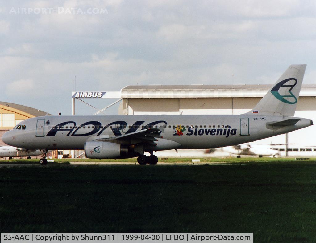 S5-AAC, 1990 Airbus A320-231 C/N 0114, Ready for take off rwy 33R with additional 'Slovenija' sticker...
