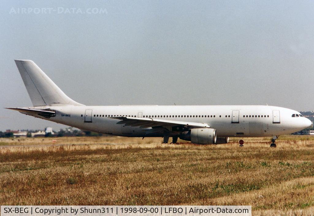SX-BEG, 1981 Airbus A300B4-103(F) C/N 0148, Arriving to Airbus for Cargo conversion at the SOGERMA Center...
