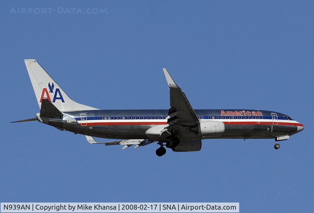 N939AN, 2000 Boeing 737-823 C/N 30083, American B737 on short notice.