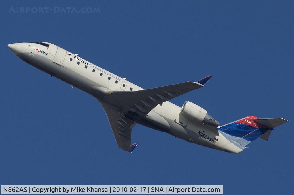 N862AS, 2001 Bombardier CRJ-200ER (CL-600-2B19) C/N 7476, Atlantic Southeast Airlines CL-600 Blasting off on a Sunny Day.