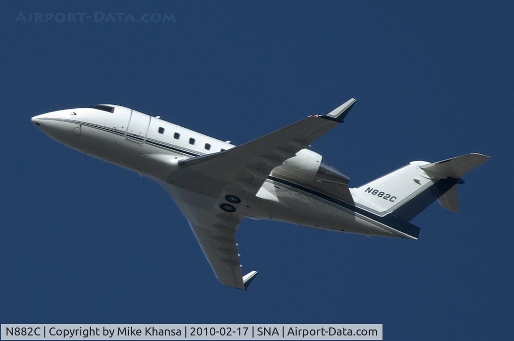 N882C, 1990 Canadair Challenger 601-3A (CL-600-2B16) C/N 5065, Canadair CL-600 blasting off on a sunny day.