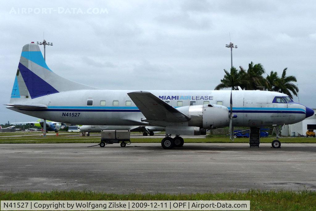 N41527, 1956 Convair 440 Metropolitan C/N 346, visitor
