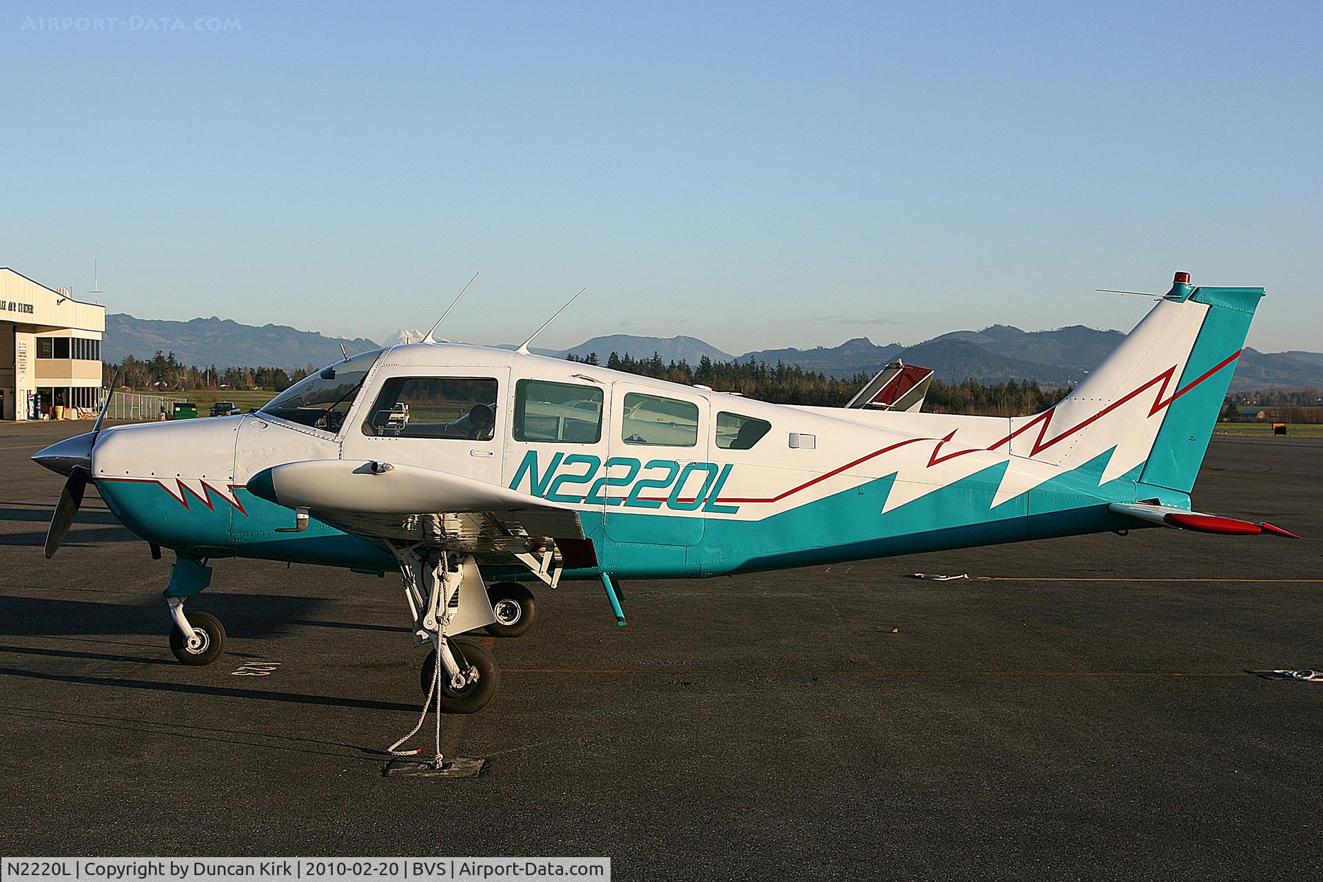 N2220L, 1976 Beech B24R Sierra C/N MC-445, Now that's what I call a colorscheme!