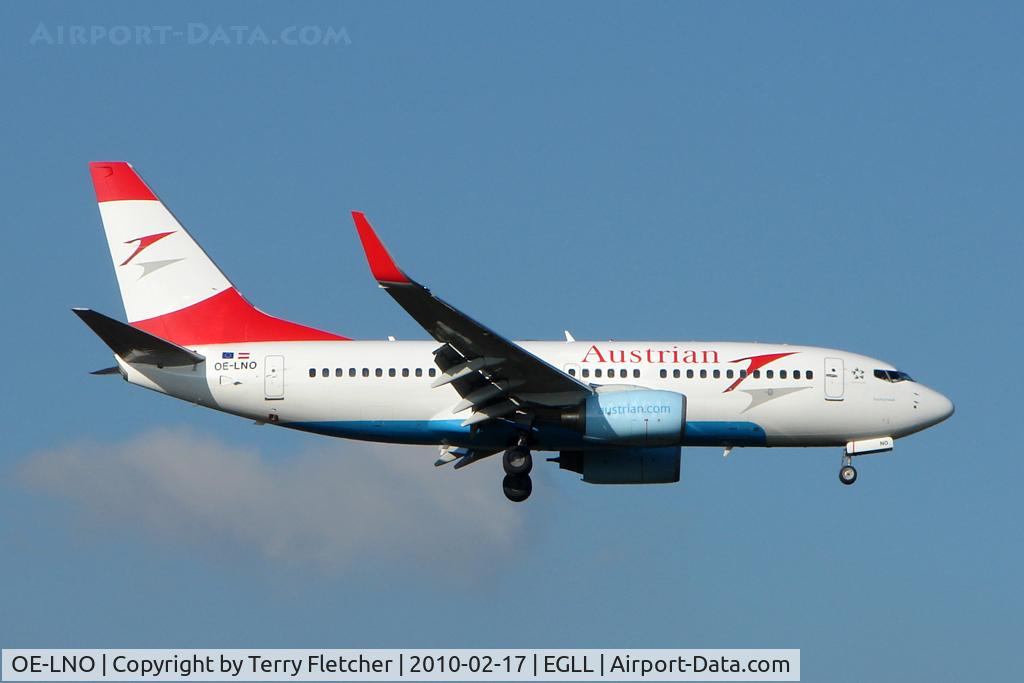 OE-LNO, 2001 Boeing 737-7Z9 C/N 30419, Formerly in Lauda Air colors this B737 - 700 Series now wears Austrian Airlines livery