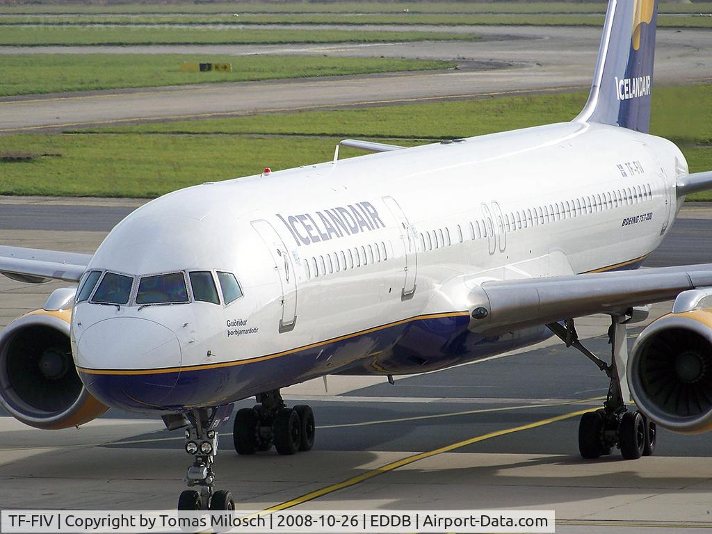TF-FIV, 2001 Boeing 757-208 C/N 30424, 
