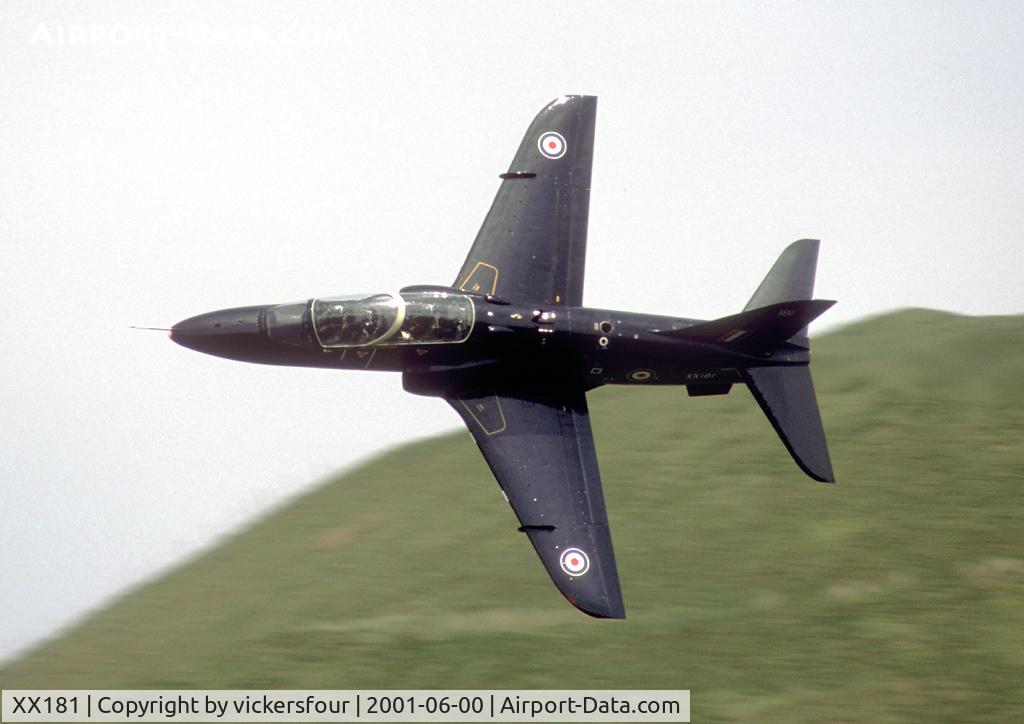 XX181, 1977 Hawker Siddeley Hawk T.1 C/N 028/312028, Royal Air Force. Operated by 4 FTS. Machynlleth Loop, Wales.
