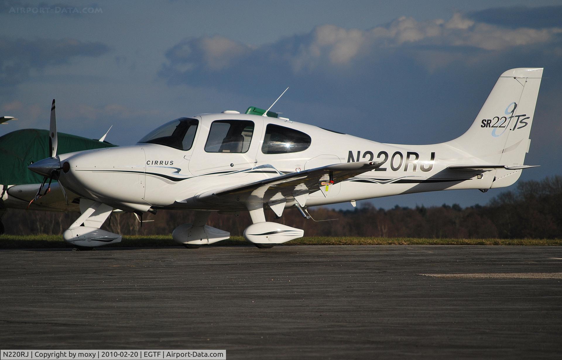 N220RJ, 2006 Cirrus SR22 C/N 1775, Cirrus SR22 at Fairoaks