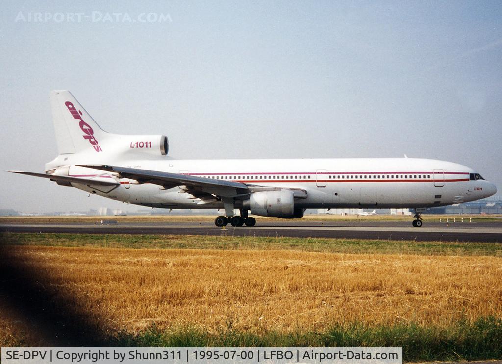 SE-DPV, 1973 Lockheed L-1011-385-1 TriStar 1 C/N 193B-1030, Lining up rwy 15L for departure...