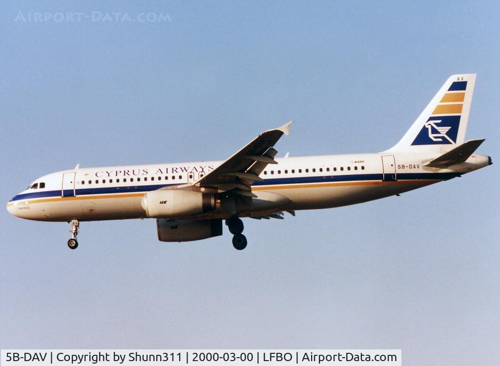 5B-DAV, 1989 Airbus A320-231 C/N 037, Landing rwy 15R