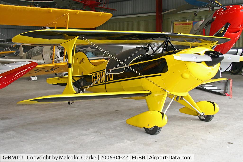 G-BMTU, 1991 Pitts S-1E Special C/N PFA 009-10801, Pitts S-1E Special at Breighton Airfield, UK in 2006.