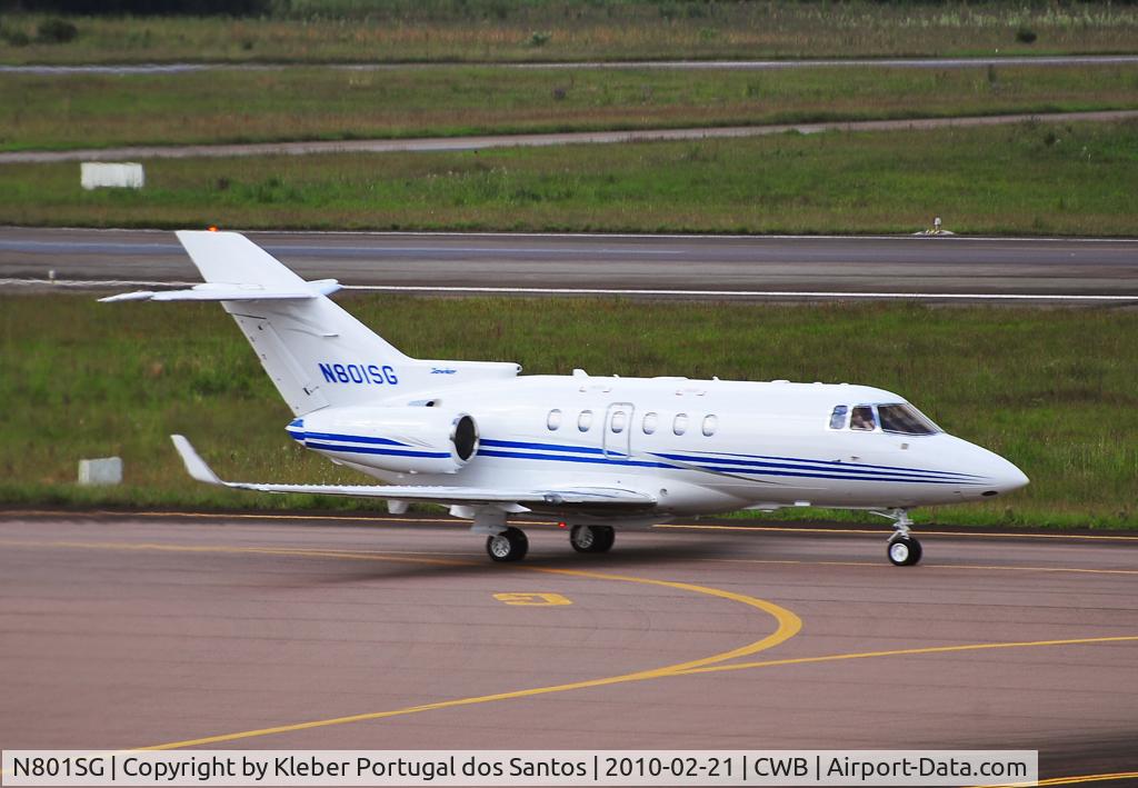 N801SG, 2006 Raytheon Hawker 850XP C/N 258762, Taxiing for takeoff on runway 33 at CWB