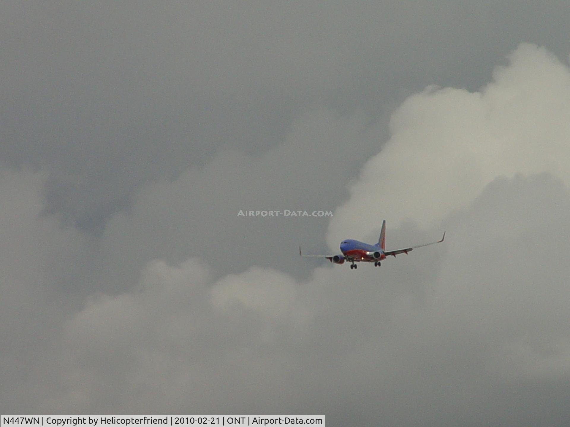 N447WN, 2003 Boeing 737-7H4 C/N 33720, Two mile final for Ontario