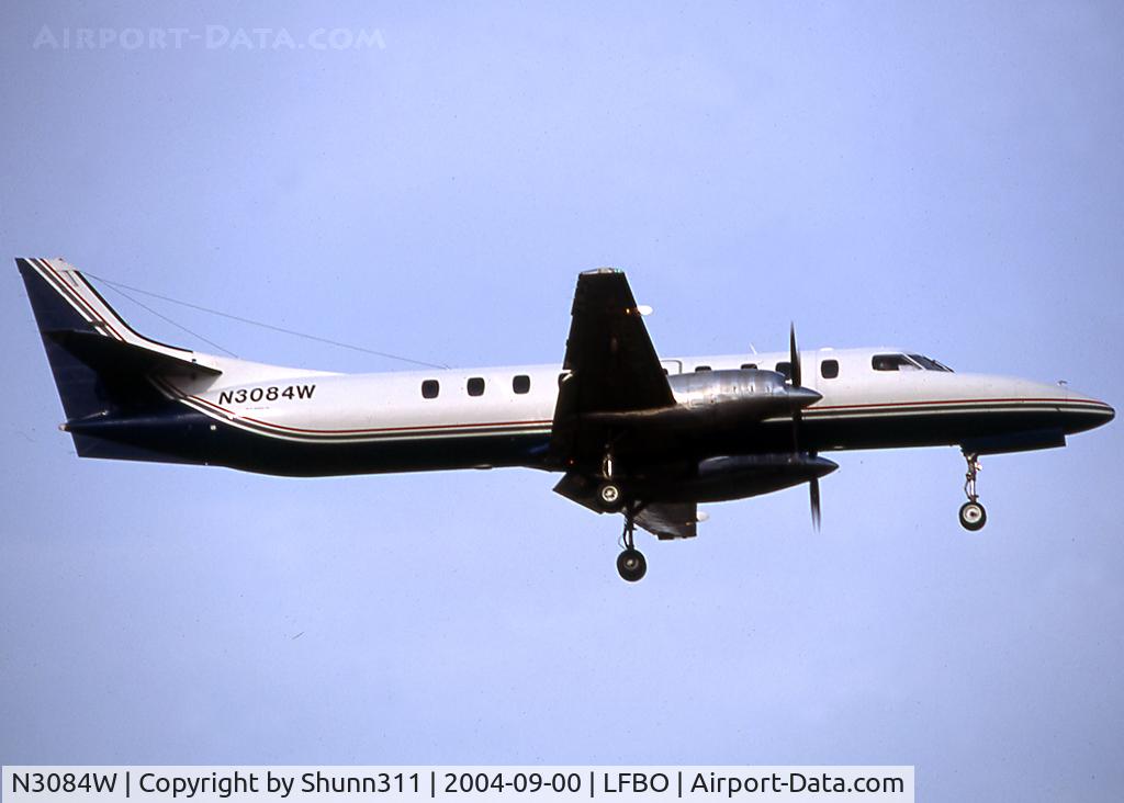 N3084W, 2000 Fairchild SA-227DC Metro 23 C/N DC-902B, Landing rwy 14R... Used by Europe 3000 Airlines at this time...