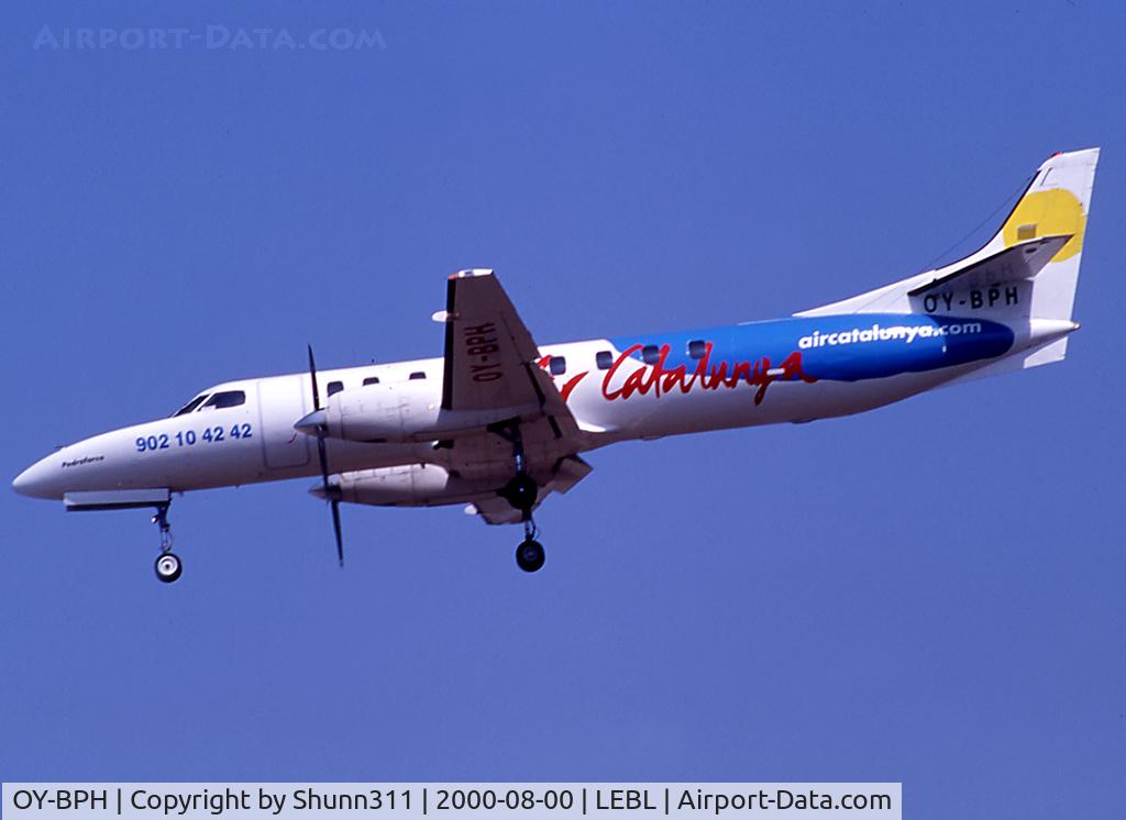OY-BPH, 1984 Fairchild SA-227AC Metro III C/N AC-580, Landing rwy 25... This aircraft was destroyed on December 2002 after a bird strike in return to North Flying... Air Catalunya was put on bankrupt any time after this shoot :|