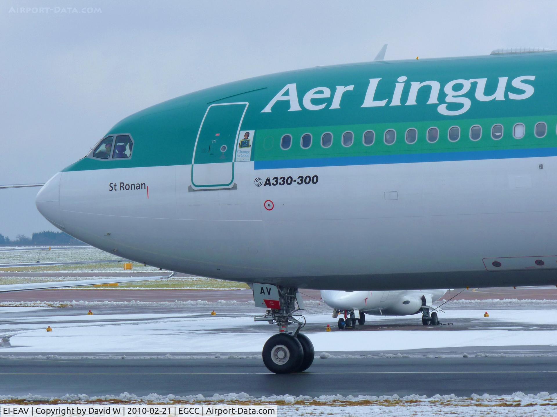 EI-EAV, 2009 Airbus A330-302 C/N 985, Taxing to the gate