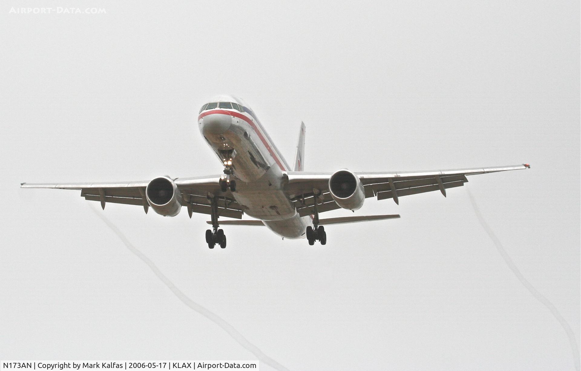 N173AN, 2002 Boeing 757-223 C/N 32399, American Airlines Boeing 757-223. N173AN 25L approach KLAX.