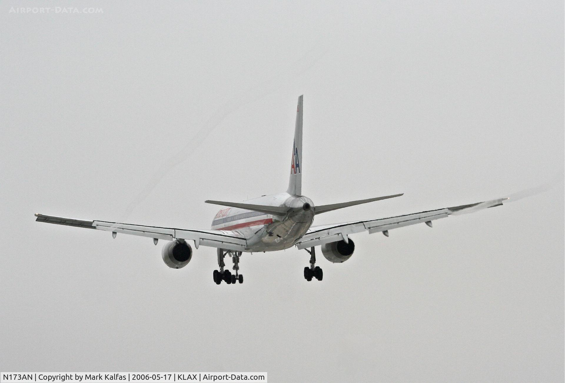 N173AN, 2002 Boeing 757-223 C/N 32399, American Airlines Boeing 757-223. N173AN 25L approach KLAX.