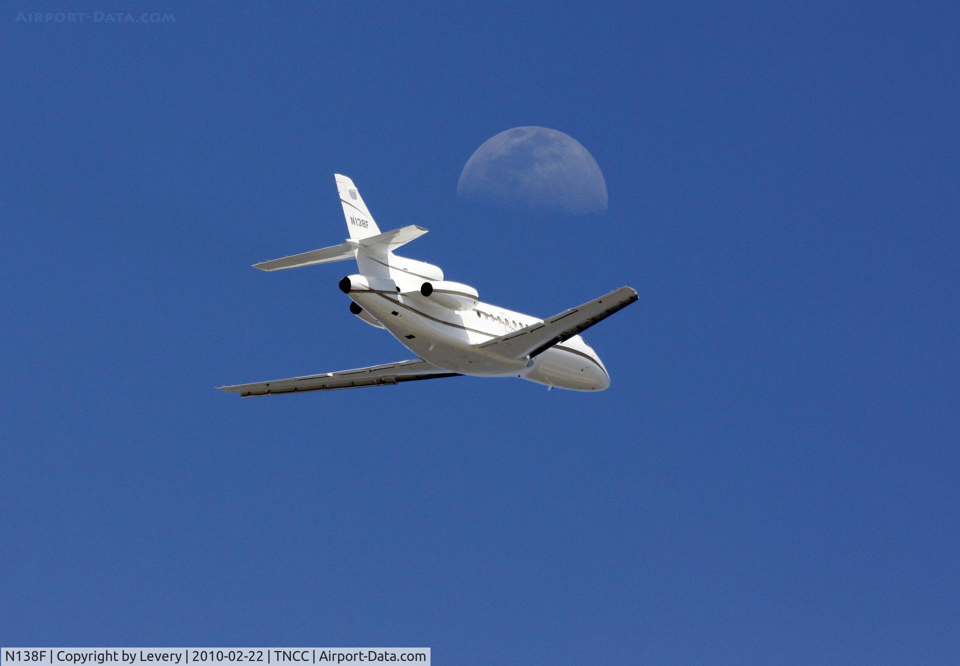 N138F, 1998 Dassault Falcon 900B C/N 174, Climb out!!