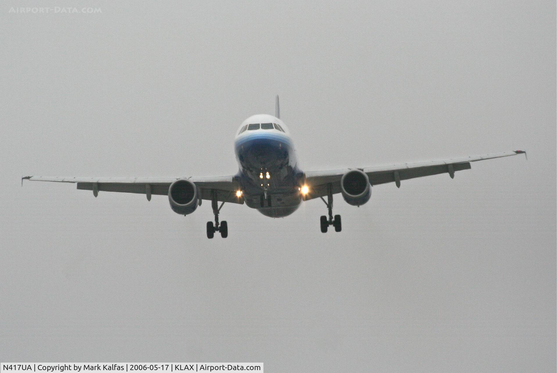N417UA, 1994 Airbus A320-232 C/N 483, United Airlines Airbus A320-232, N417UA 25L approach KLAX.
