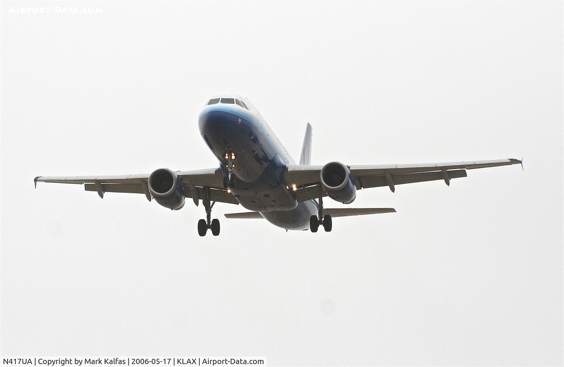 N417UA, 1994 Airbus A320-232 C/N 483, United Airlines Airbus A320-232, N417UA 25L approach KLAX.
