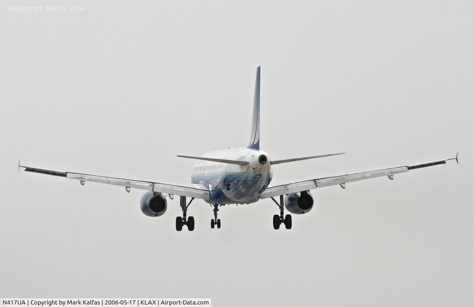 N417UA, 1994 Airbus A320-232 C/N 483, United Airlines Airbus A320-232, N417UA 25L approach KLAX.