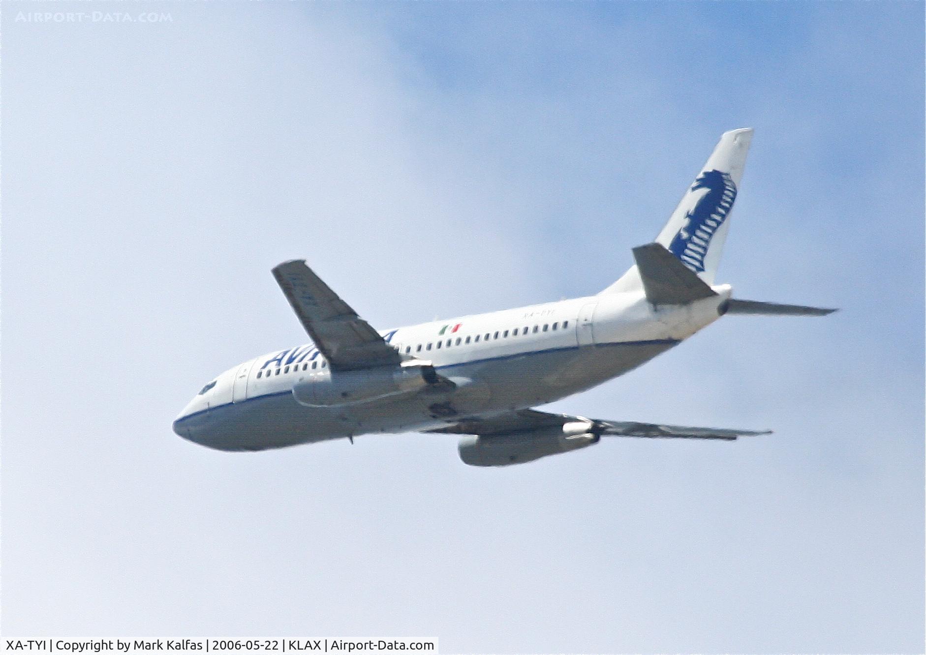 XA-TYI, 1982 Boeing 737-201 C/N 22757, Aviacsa Boeing 737-201, XA-TYI, departs KLAX 25R