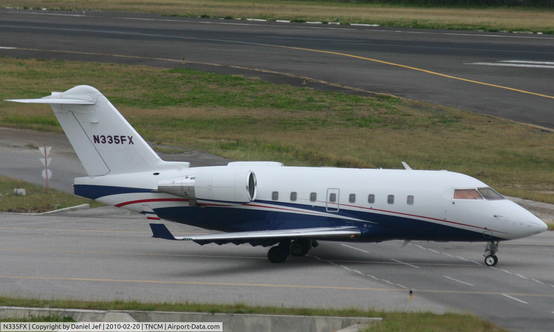 N335FX, 2005 Bombardier Challenger 604 (CL-600-2B16) C/N 5619, N335FX taxing to alpha on the bypass