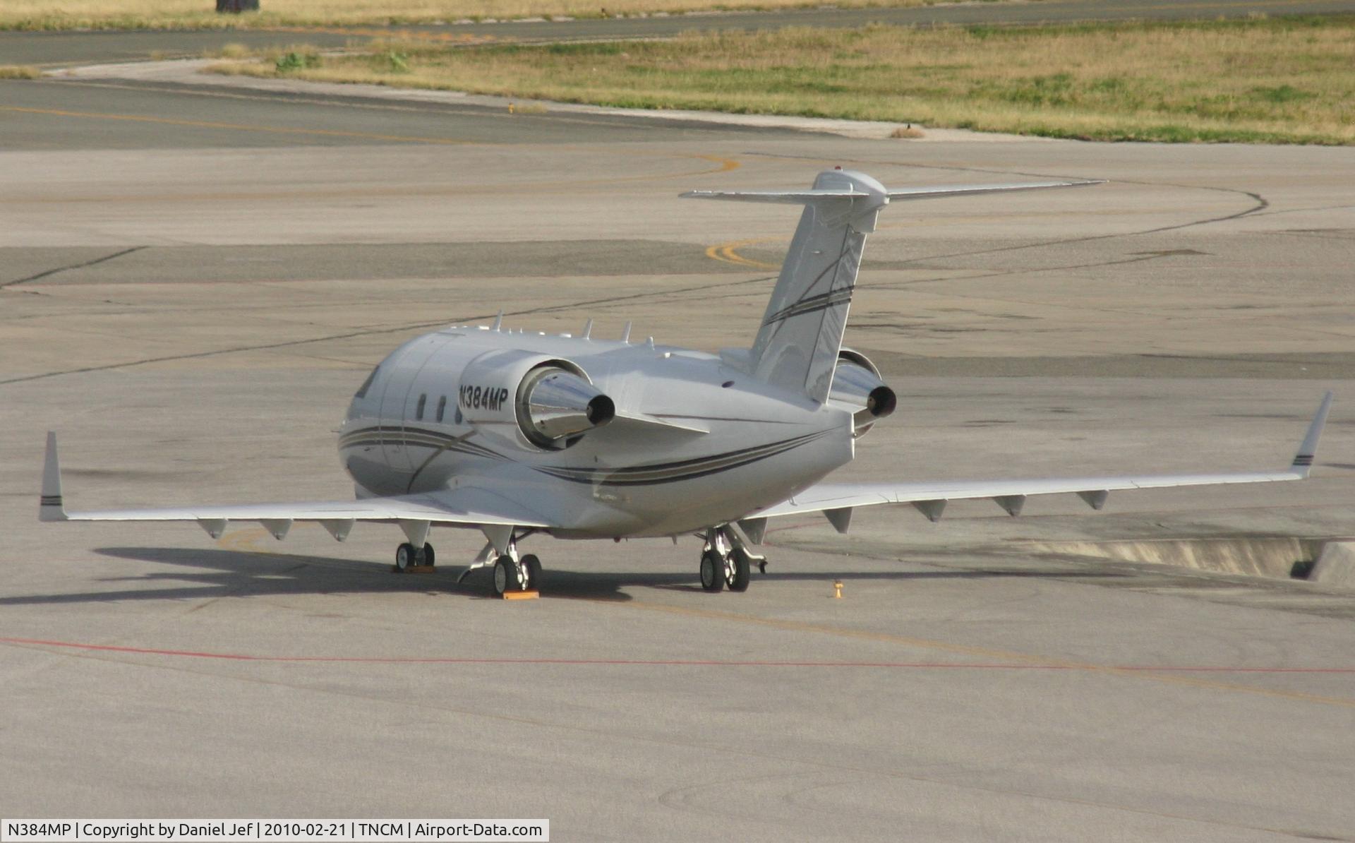 N384MP, 1989 Canadair Challenger 601-3A (CL-600-2B16) C/N 5047, N384MP park on the main ramp at TNCM