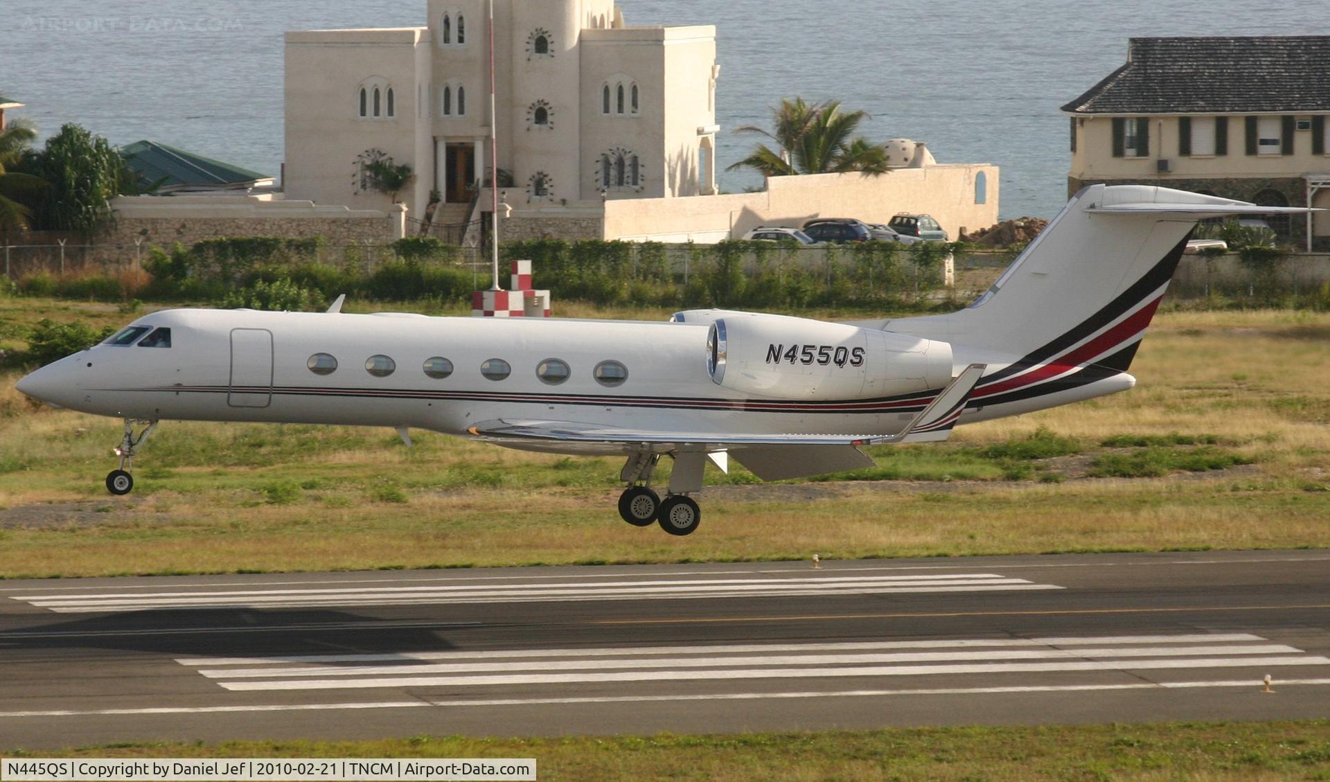 N445QS, 2006 Gulfstream Aerospace GIV-X (G450) C/N 4037, N445QS landing at TNCM runway 10