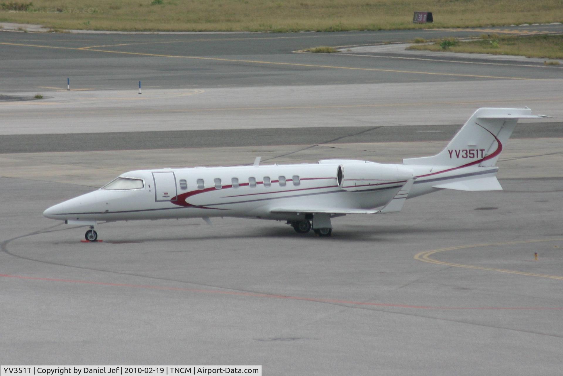 YV351T, 1998 Learjet 45 C/N 006, YV351T park atthe main ramp at TNCM