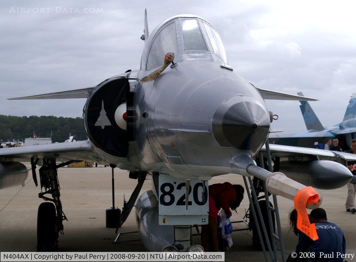 N404AX, 1980 Israel Aircraft Industries Kfir C.2 C/N 130, Clean lines...