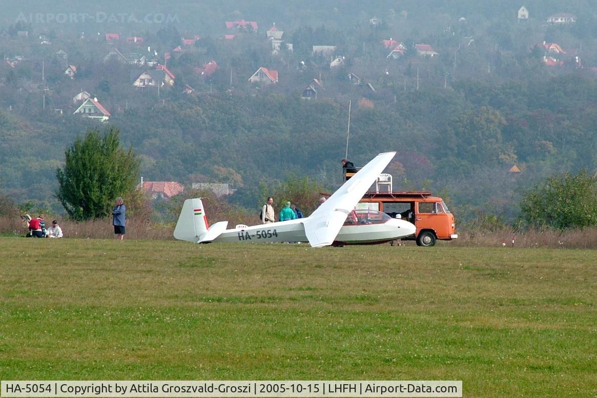 HA-5054, 1962 Schleicher Ka-7 Rhonadler C/N 7016, Farkashegy Airfield Hungary