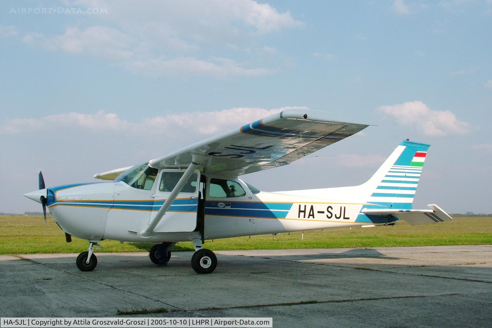 HA-SJL, 1975 Cessna 172M C/N 17265068, Pér Airport -Hungary