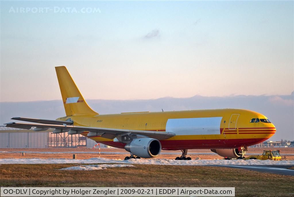 OO-DLV, 1981 Airbus A300B4-203(F) C/N 150, Which letters could be under the white band-aid?