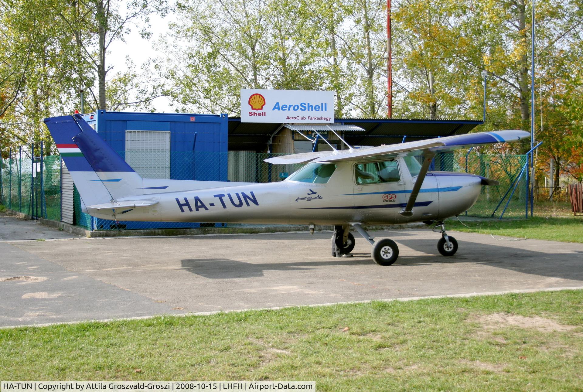 HA-TUN, 1976 Cessna 150M C/N 15078359, Farkashegy Airfield Hungary