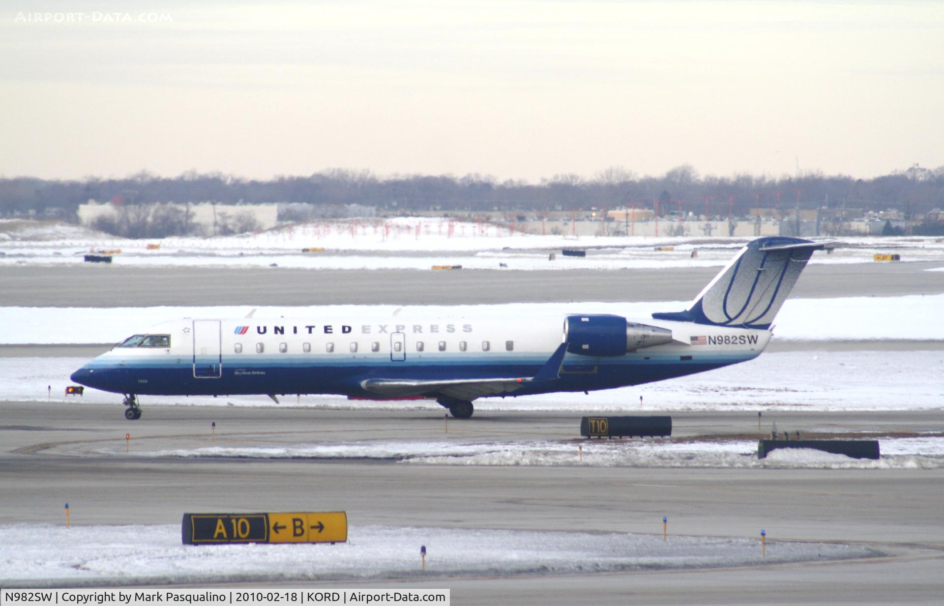 N982SW, 2004 Bombardier CRJ-200 (CL-600-2B19) C/N 7956, CL-600-2B19