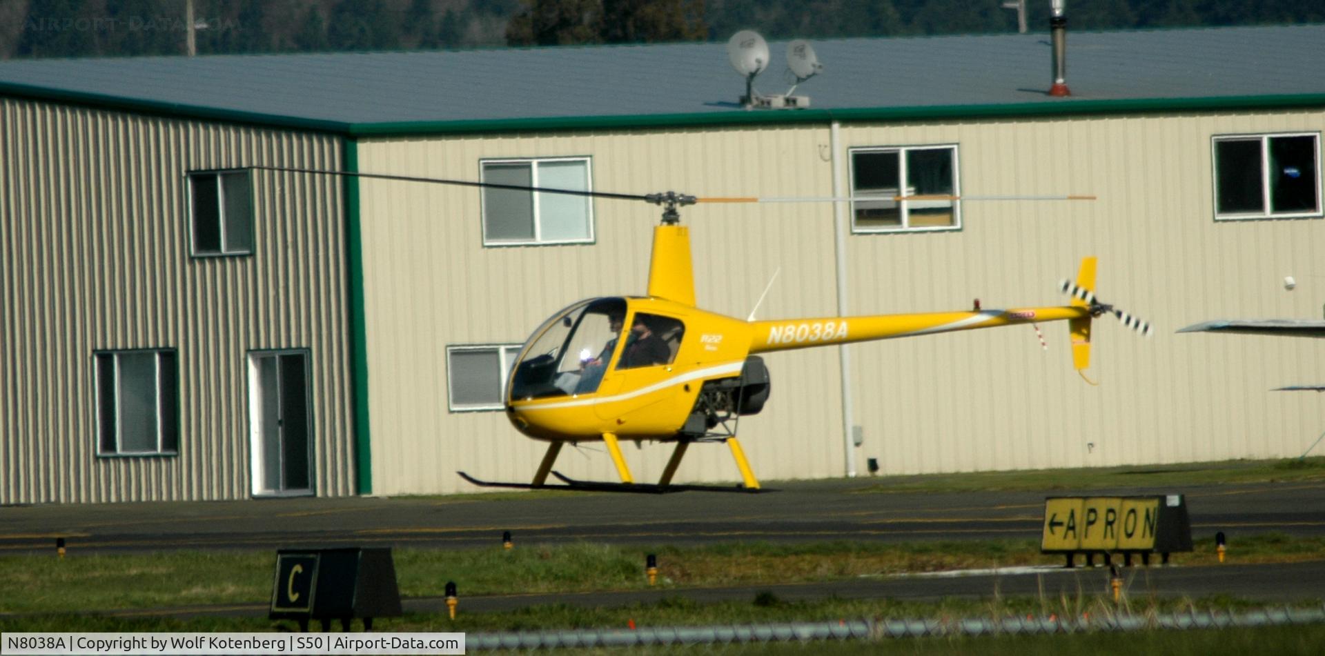 N8038A, 1989 Robinson R22 BETA C/N 1025, on taxyway