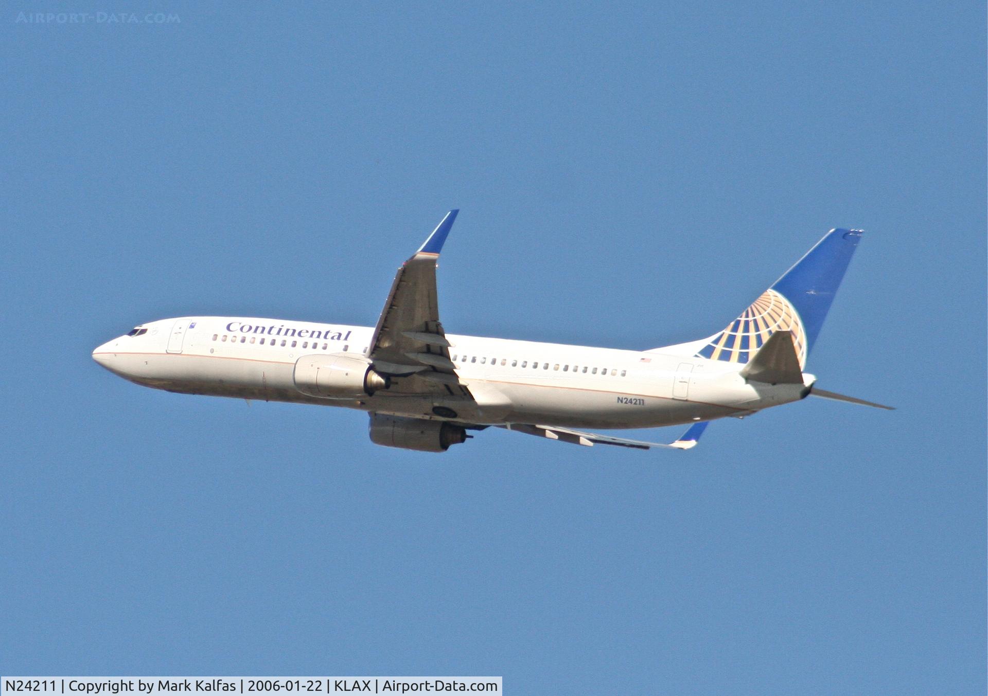 N24211, 1998 Boeing 737-824 C/N 28771, Continental Airlines Boeing 737-824, 25R departure KLAX.