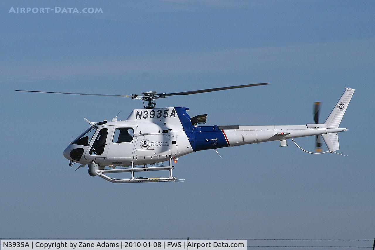 N3935A, Aerospatiale AS-350B-3 Ecureuil C/N 4768, At Spinks Airport, Fort Worth, TX