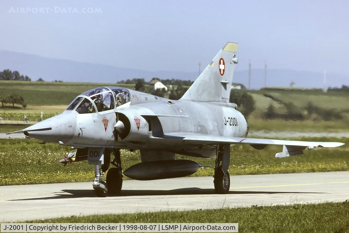 J-2001, Dassault Mirage IIIDS C/N 227F/BS1, taxying to the active