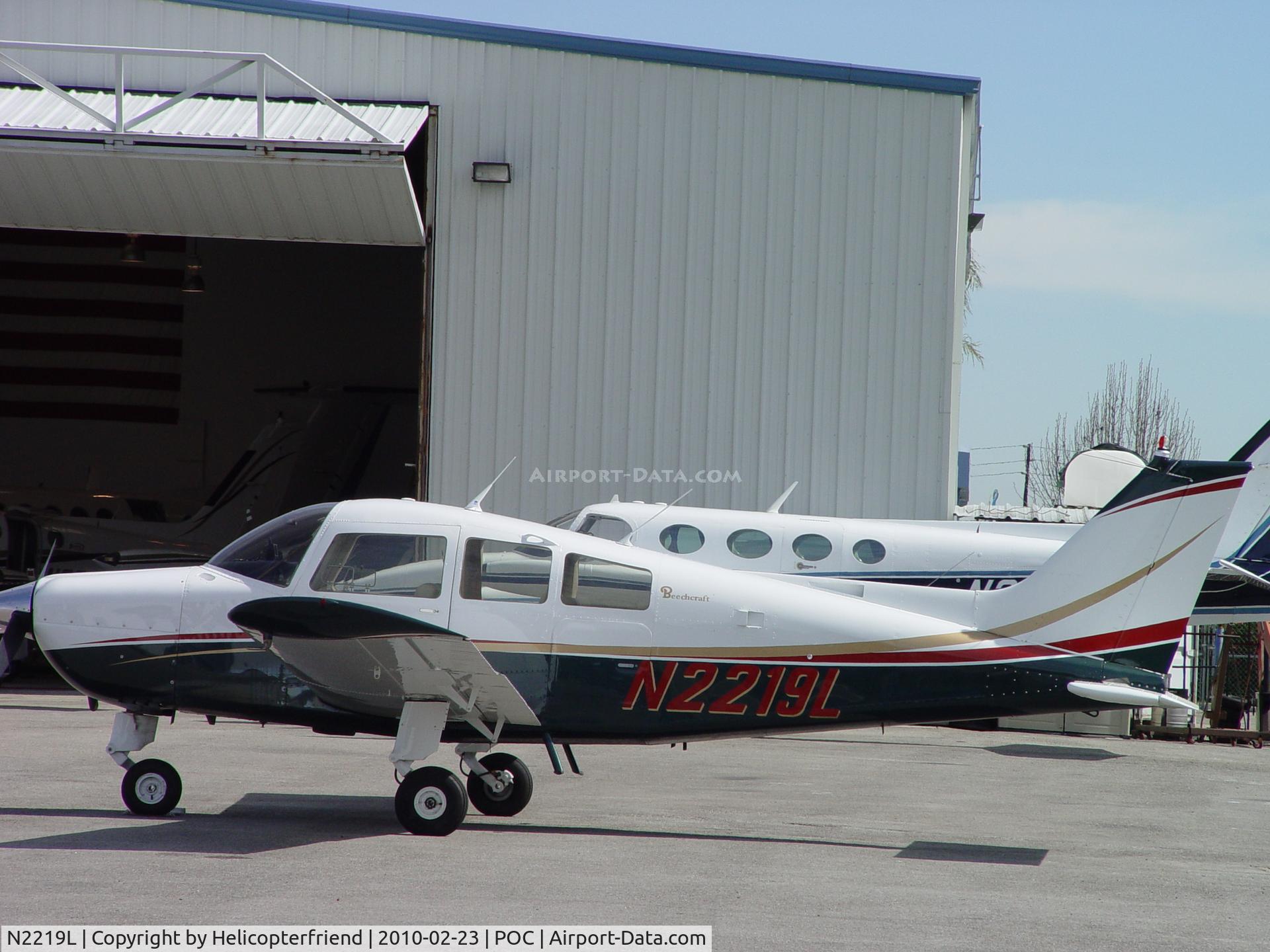 N2219L, 1976 Beech C23 Sundowner 180 C/N M-1880, Parked at Howard Aviation
