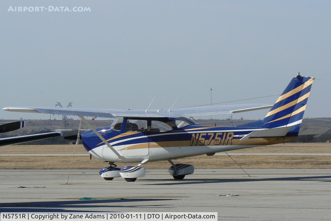 N5751R, 1965 Cessna 172G C/N 17253420, At Denton Municipal