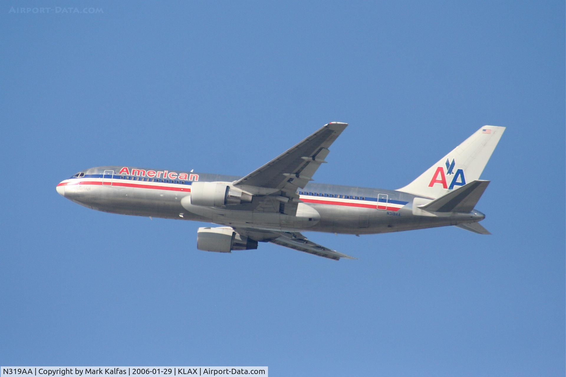 N319AA, 1985 Boeing 767-223 C/N 22320, American Airlines Boeing 767-223. N319AA 25R departure KLAX.