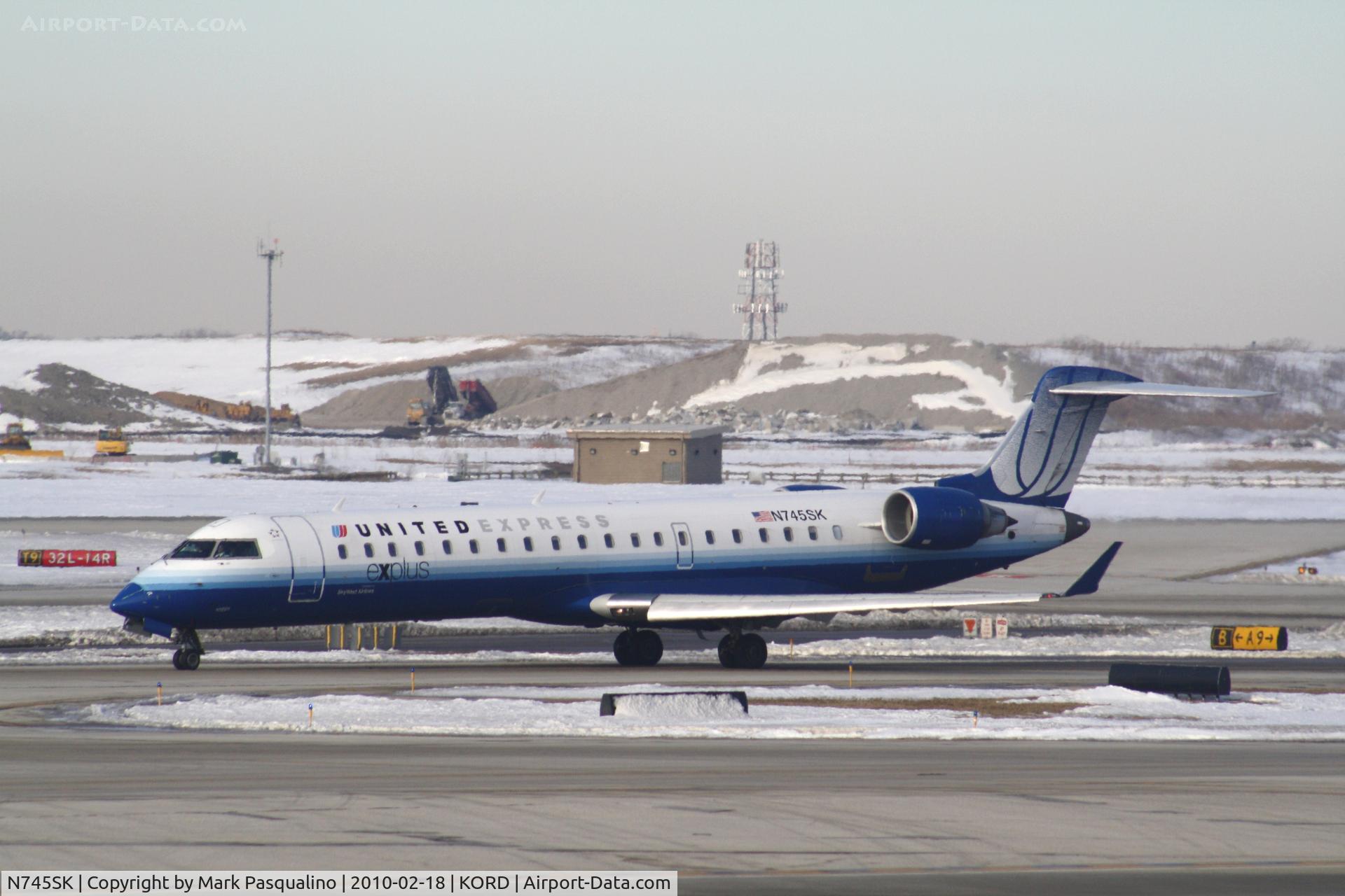 N745SK, 2005 Bombardier CRJ-701ER (CL-600-2C10) Regional Jet C/N 10201, CL-600-2C10