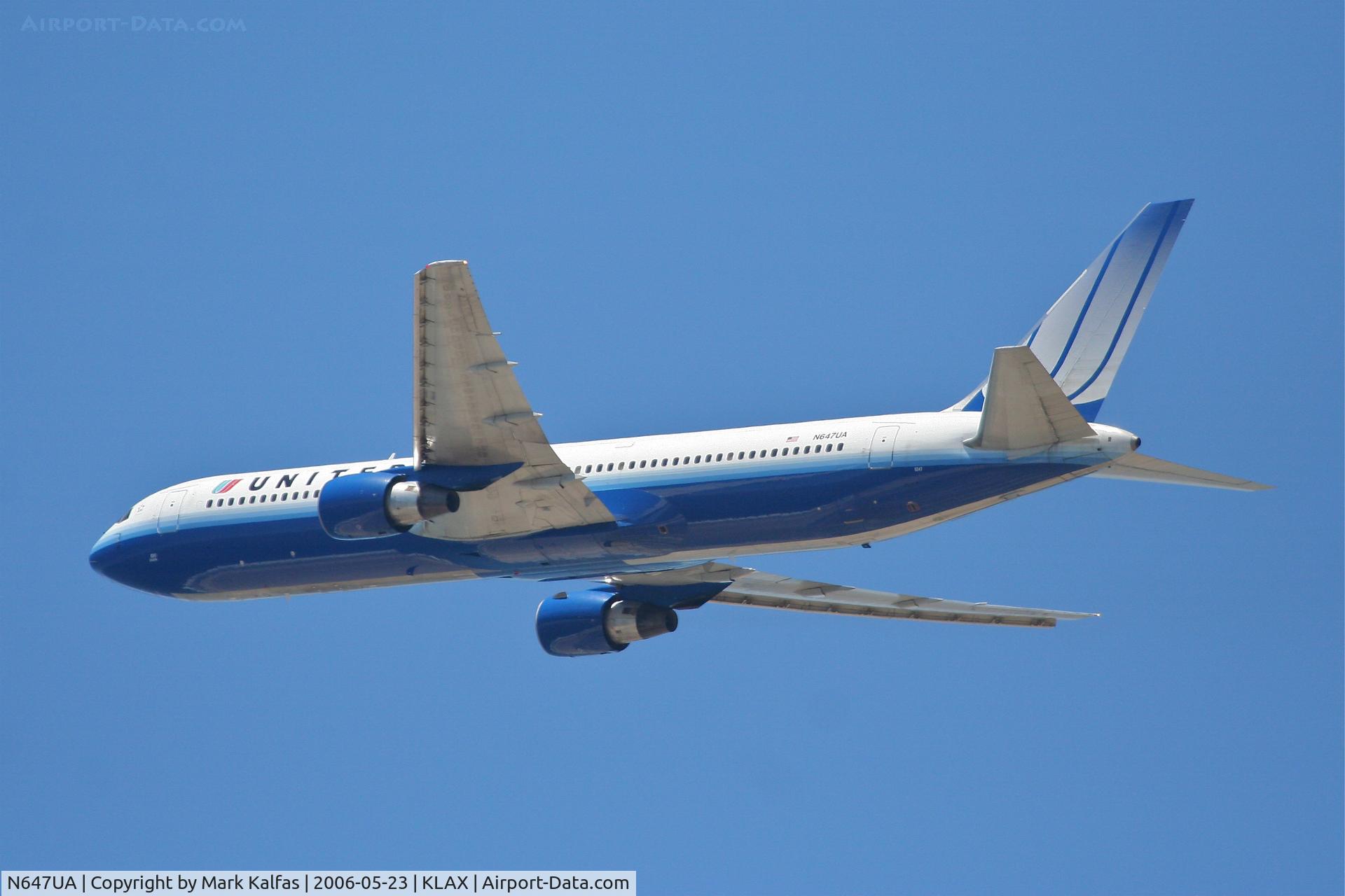 N647UA, 1992 Boeing 767-322 C/N 25284, United Airlines Boeing 767-322, N647UA 25R departure KLAX.