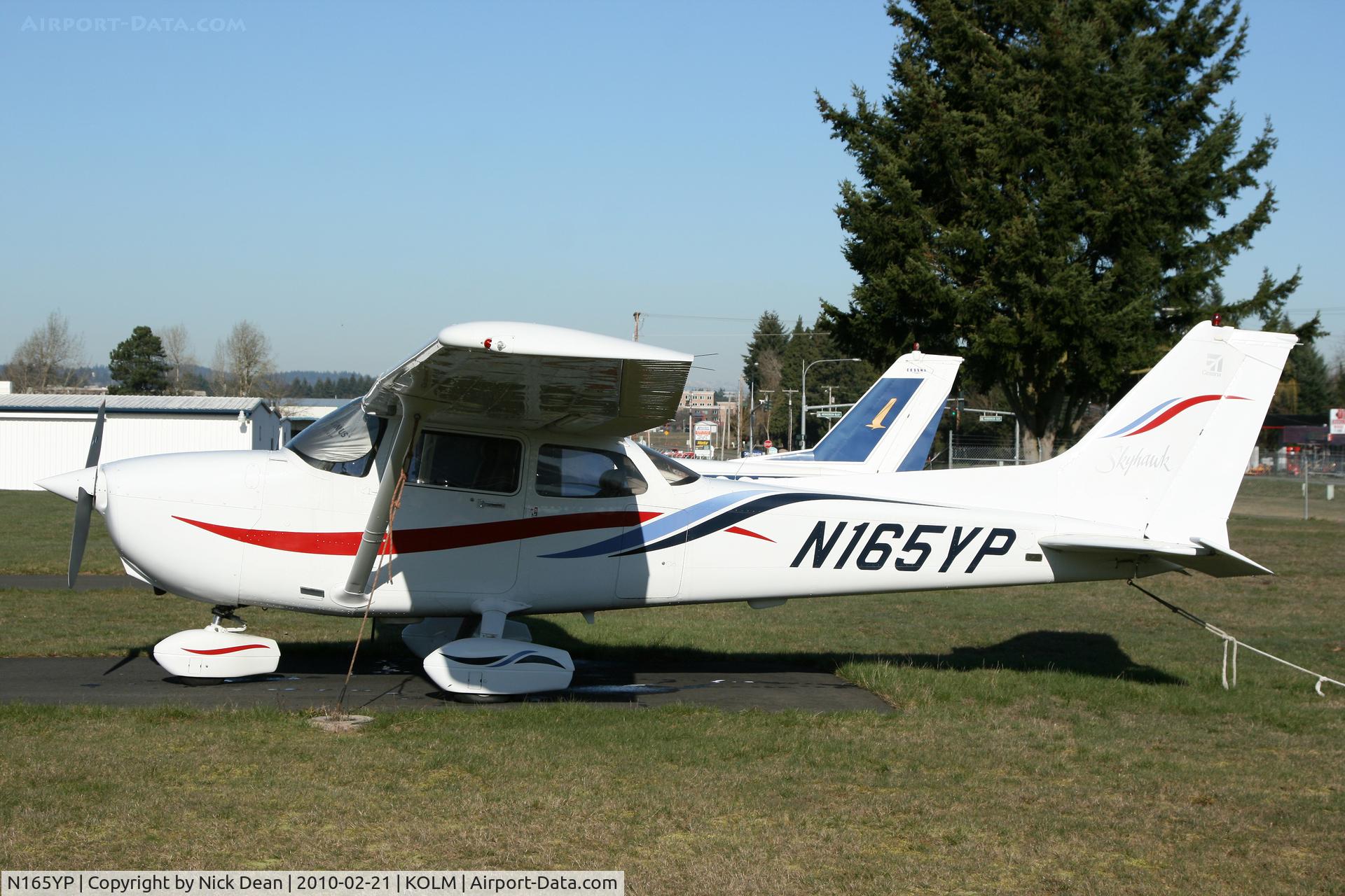 N165YP, 1999 Cessna 172R C/N 17280752, KOLM