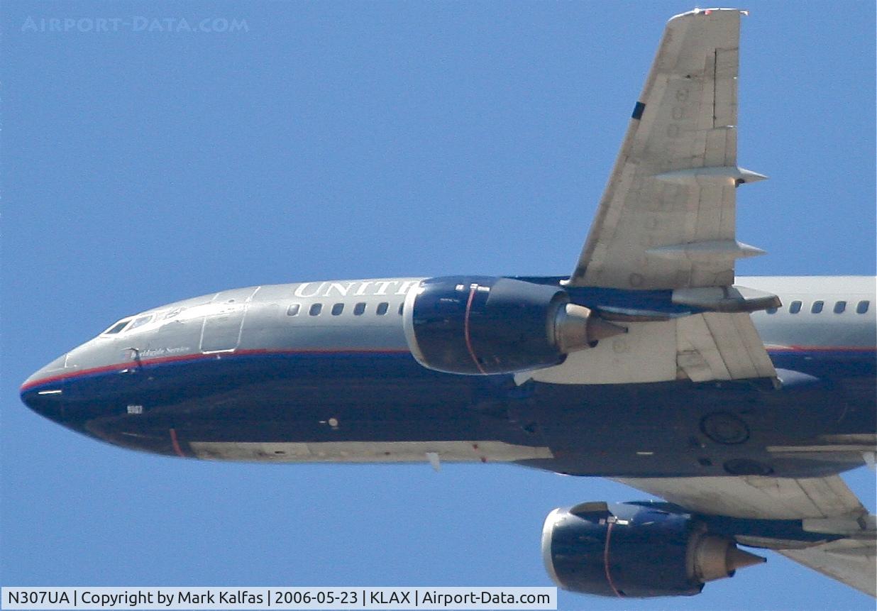 N307UA, 1987 Boeing 737-322 C/N 23668, United Airlines Boeing 737-322, N307UA 25R departure KLAX.