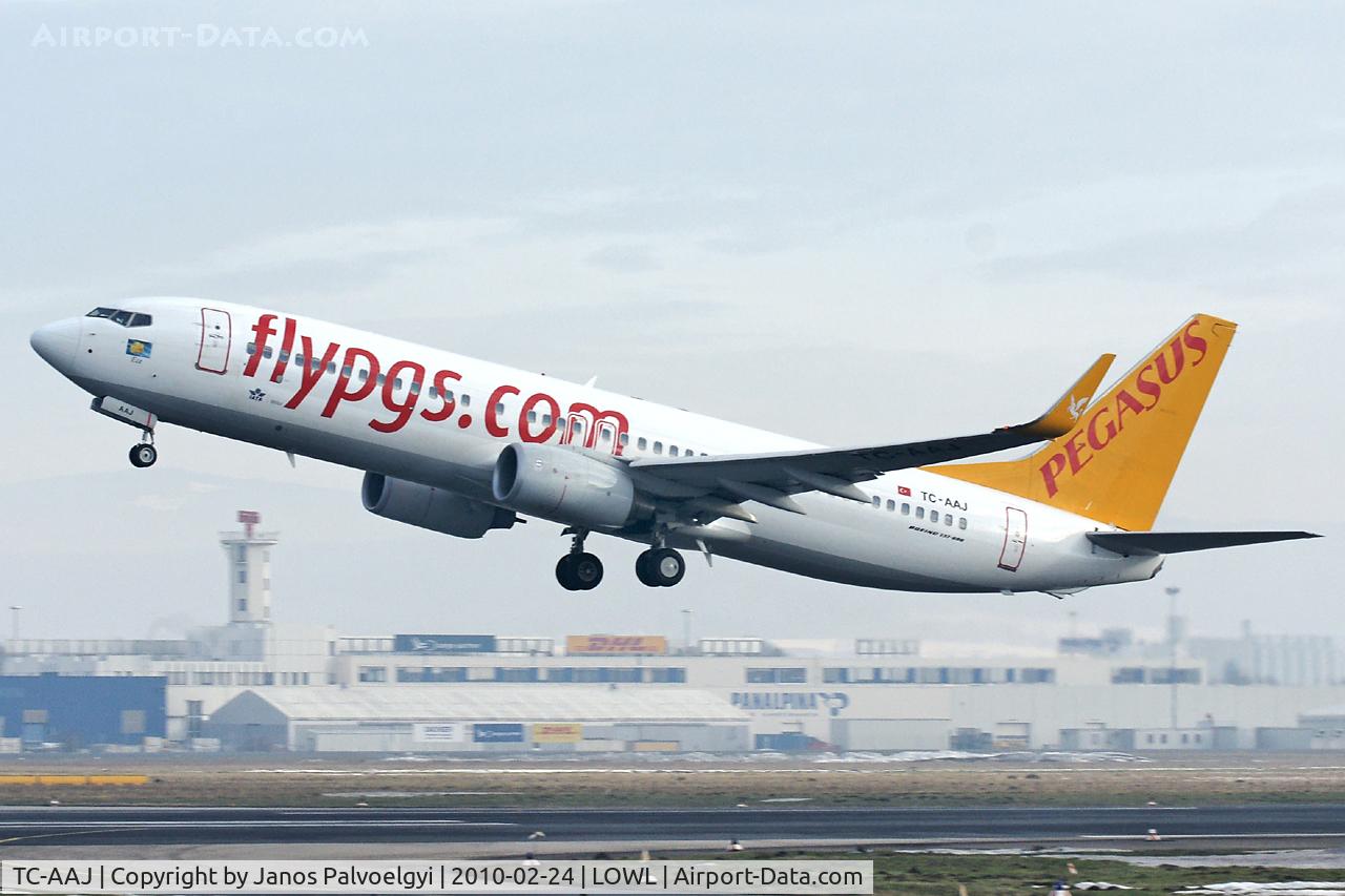 TC-AAJ, 2009 Boeing 737-82R C/N 35702, Pegasus Airlines Boeing B737-82R take-off in LOWL/LNZ