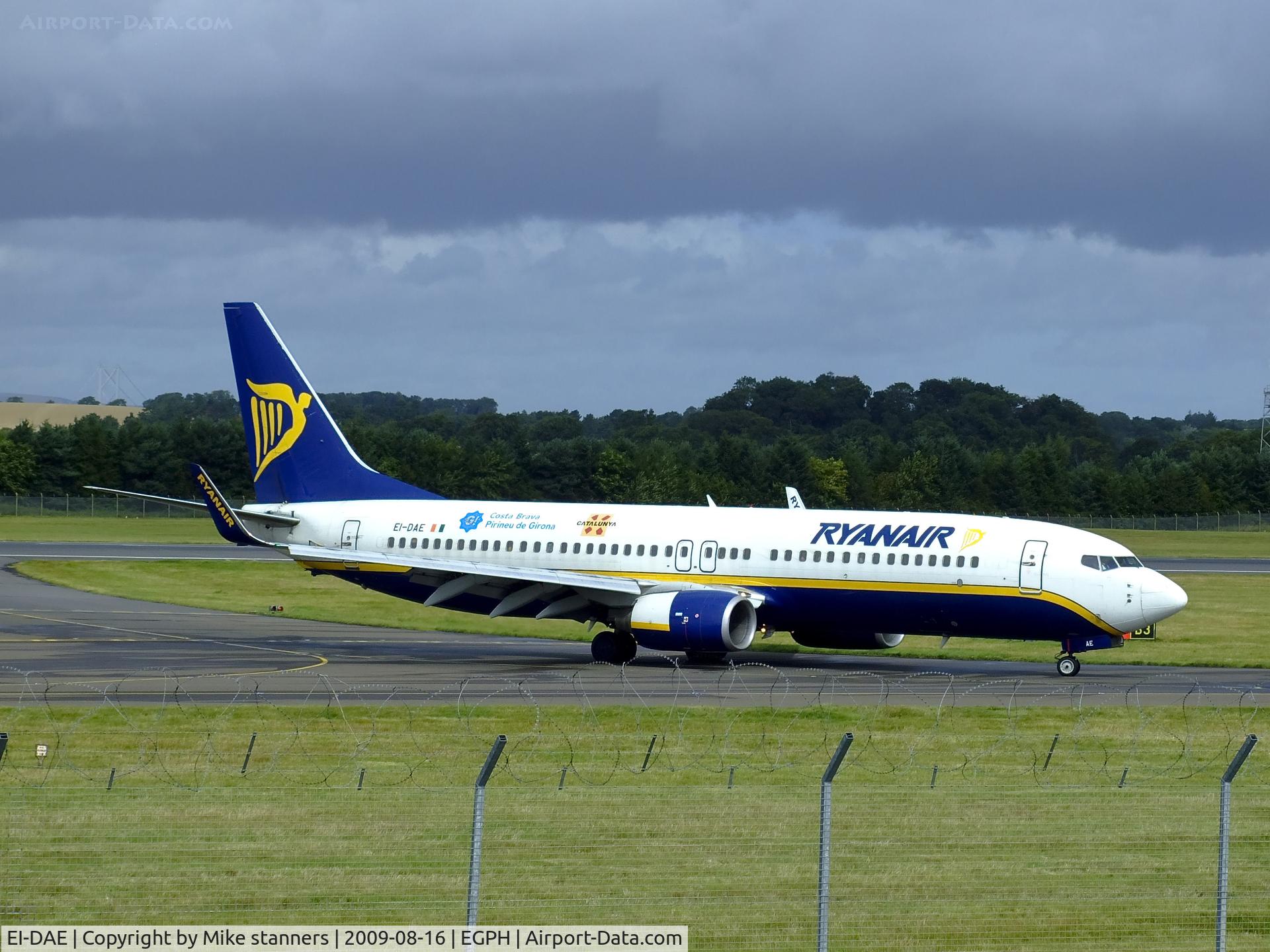EI-DAE, 2002 Boeing 737-8AS C/N 33545, Ryanair Boeing 737 arrives at EDI From Bremen